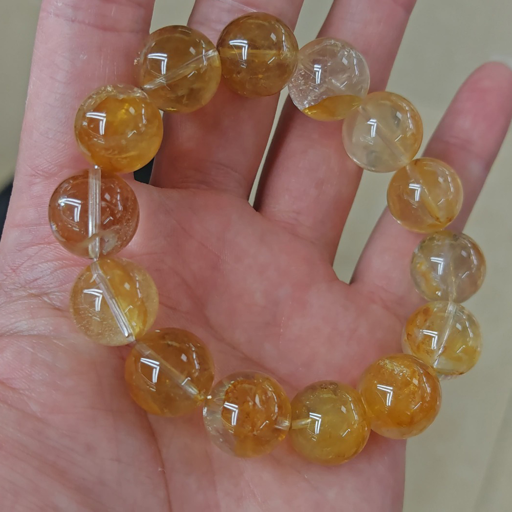 [Grade: Medium] Yellow Phantom Quartz