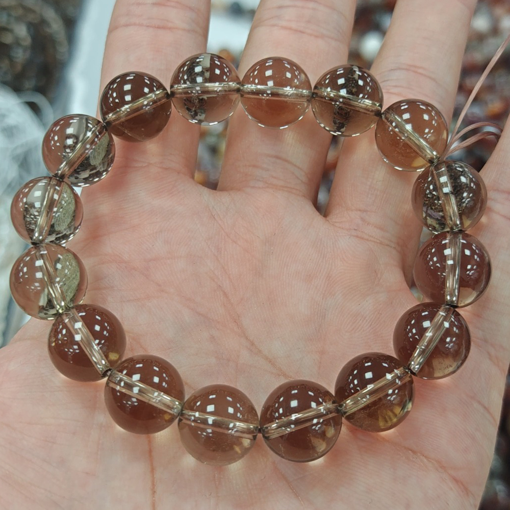 [Grade: Medium-High] Medium-color smoky quartz