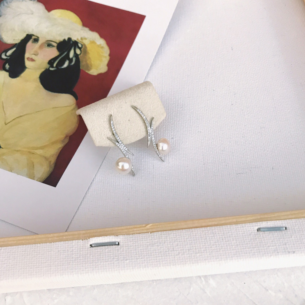 Natural Freshwater Pearl Stud Earrings